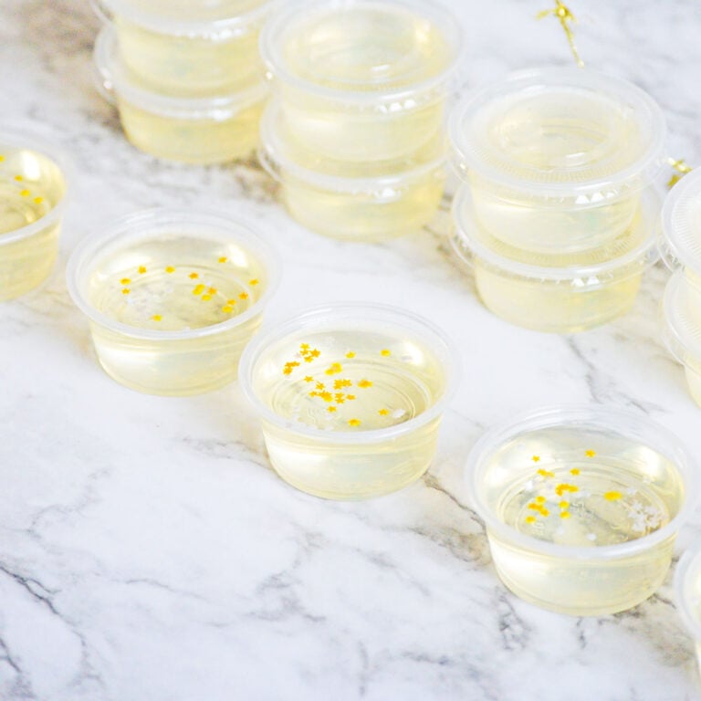 Champagne Jello Shots (with a Sparkly Twist!)