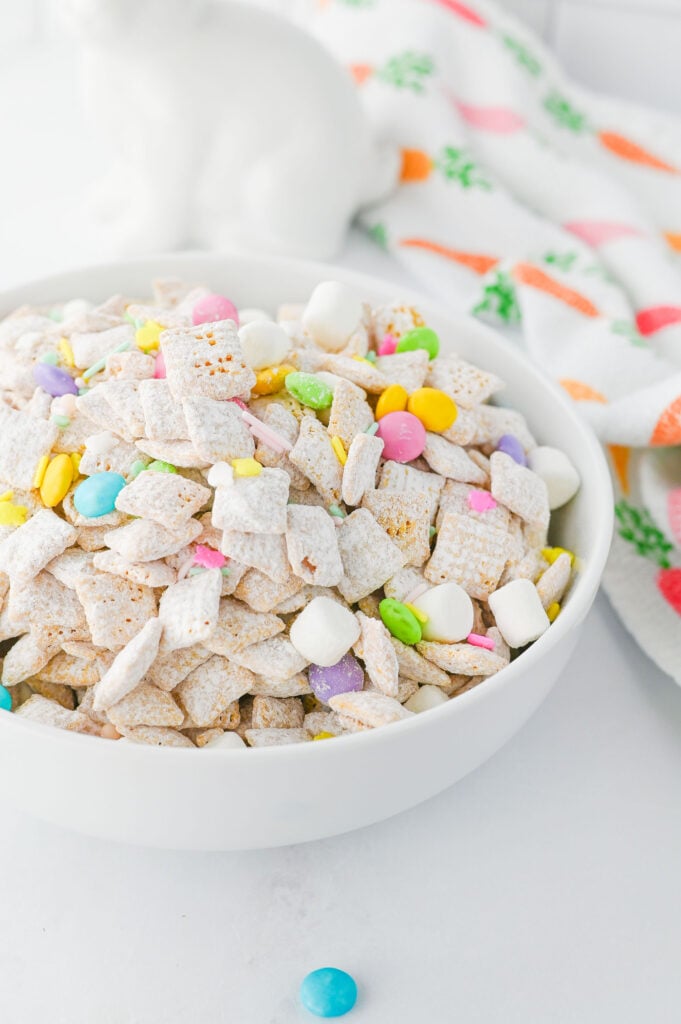Easter Bunny Chow | Muddy Buddies